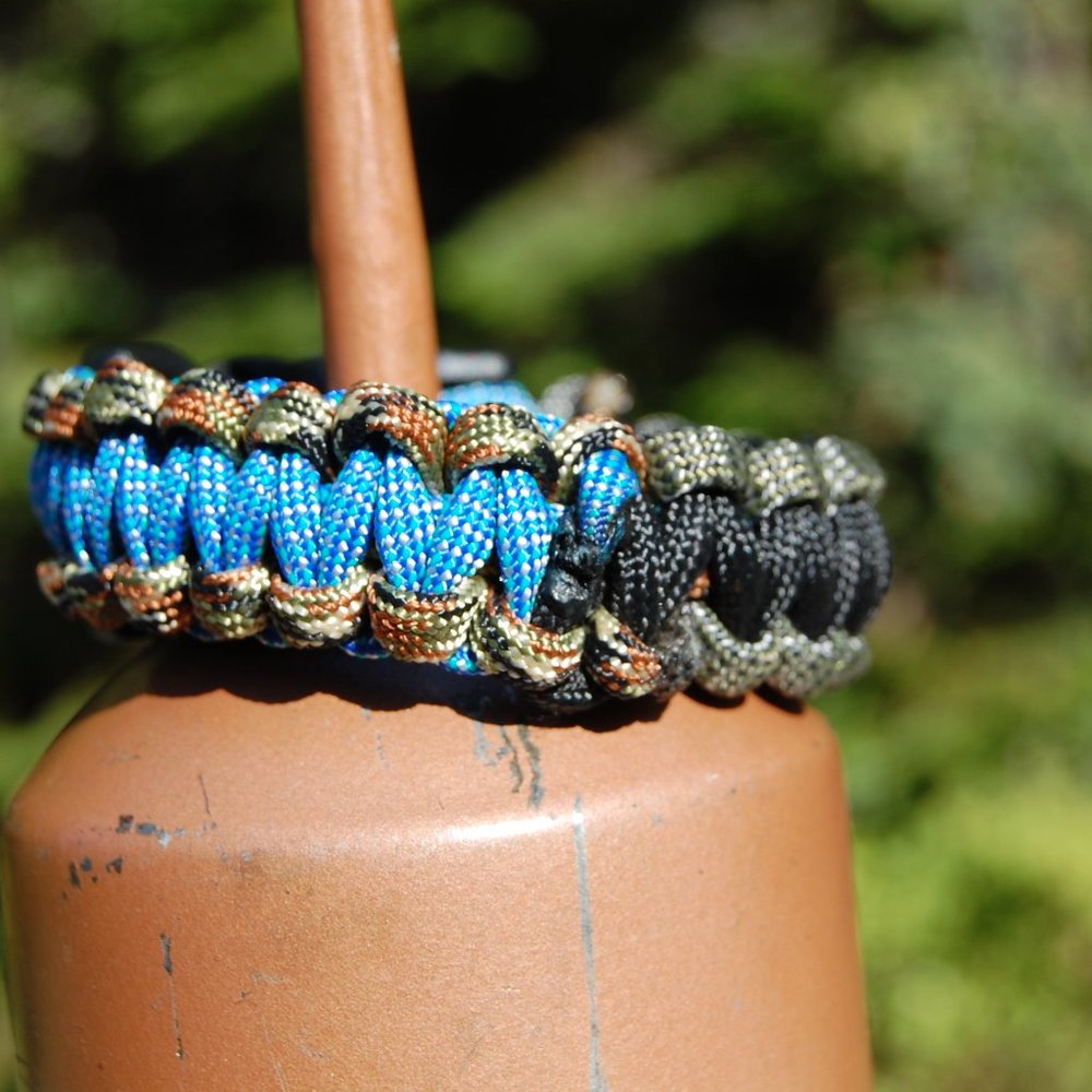 Solomon Bar (Two Color) Paracord Fusion Tie
